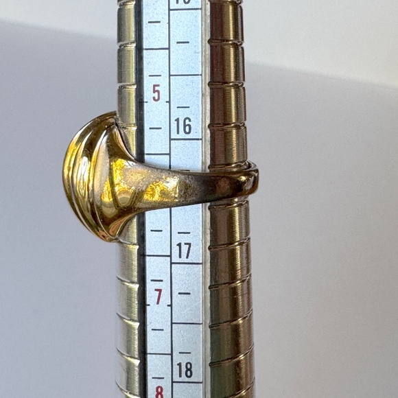 Bubble Dome Ring Sz 6, Gold Ribbed - Picture 7 of 9